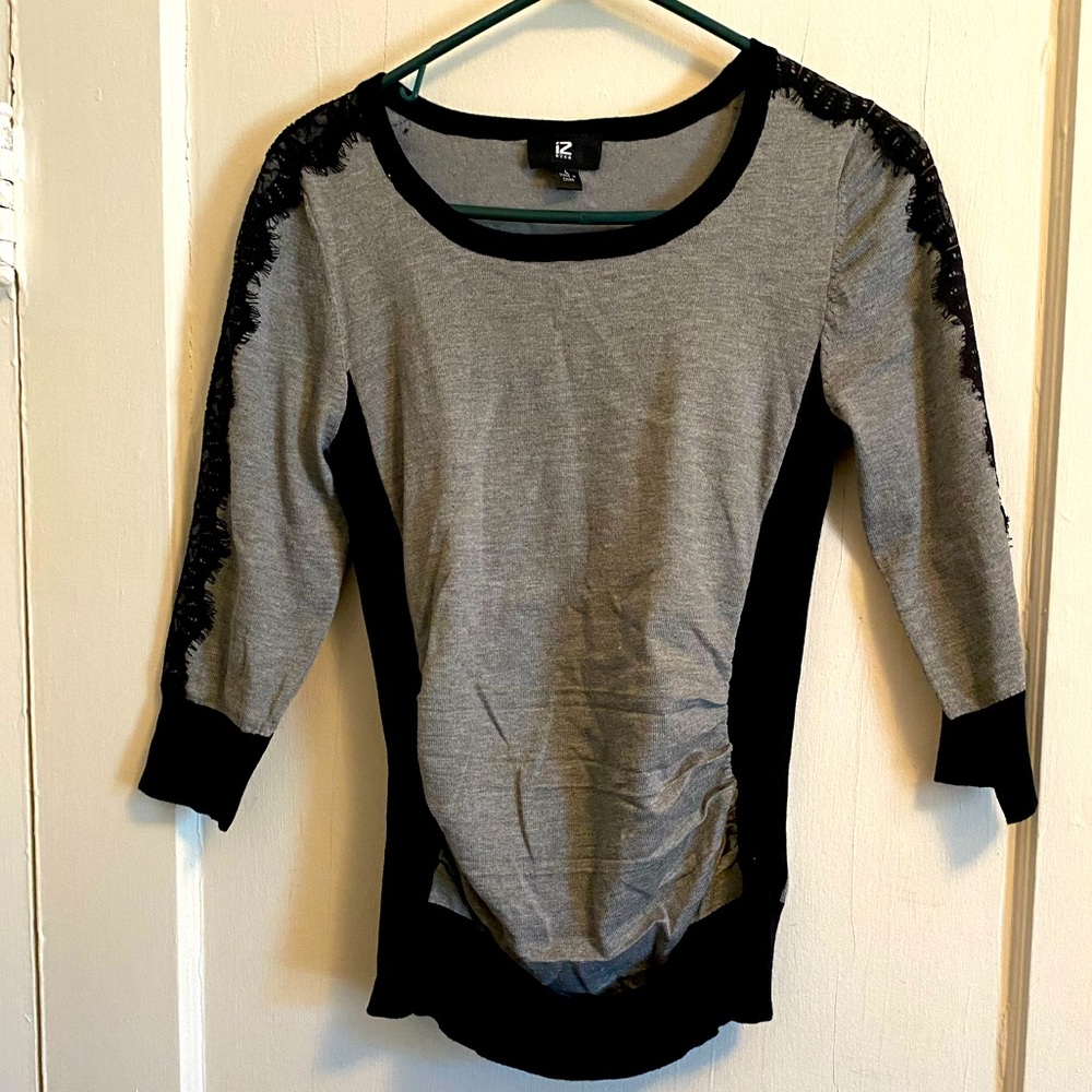 NWOT IZ BYER FITTED SWEATER